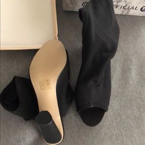 Black peep toe chunky heel